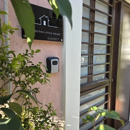 Vakantiehuis Benedettini Little House *
